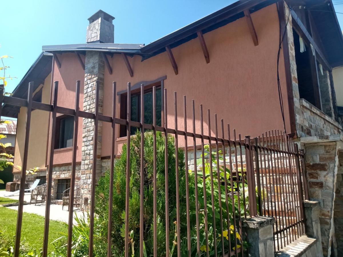 Кръчмъ При Байката Hotel Ribaritsa Buitenkant foto