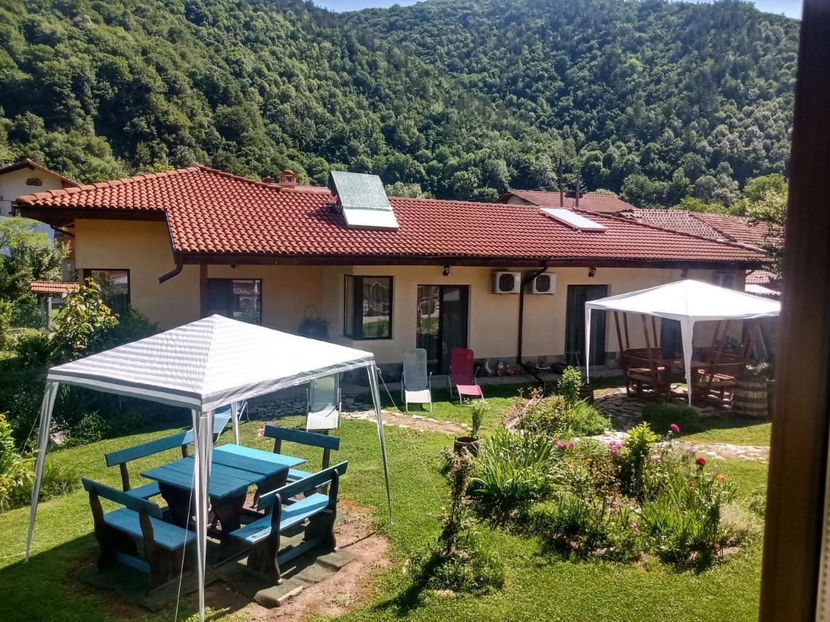 Кръчмъ При Байката Hotel Ribaritsa Buitenkant foto