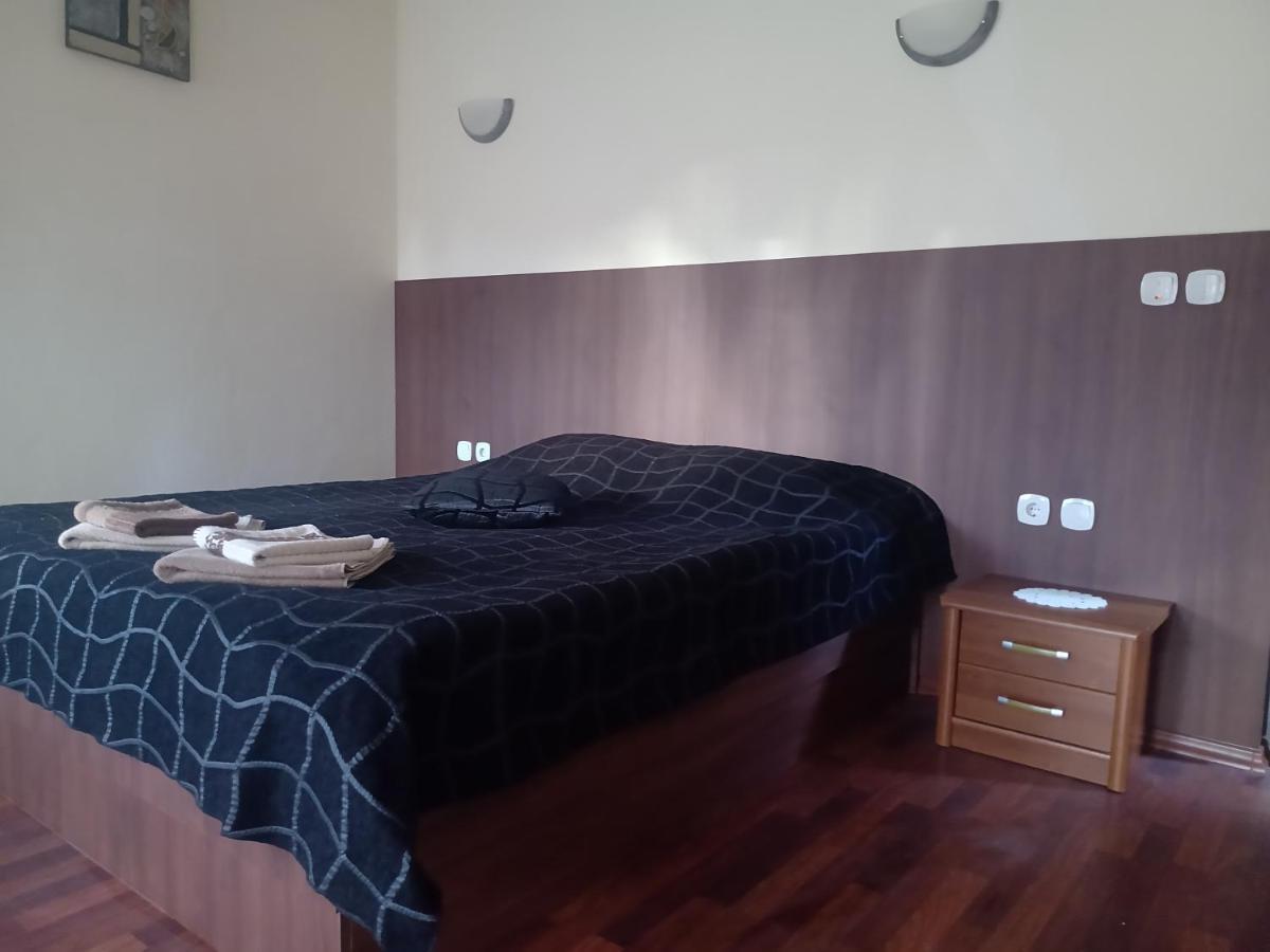 Кръчмъ При Байката Hotel Ribaritsa Buitenkant foto